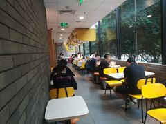 用餐区-麦当劳(宝山大厦店)