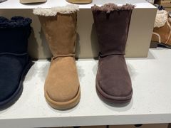 -UGG(燕莎奥特莱斯购物中心店)