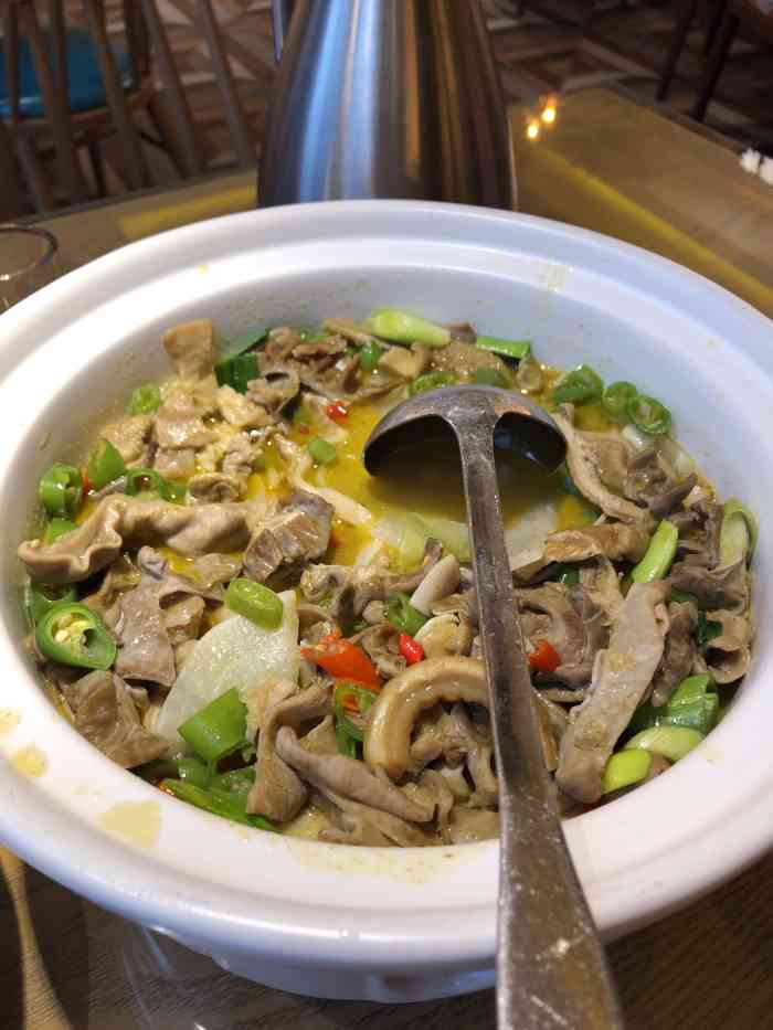 爱饭时尚餐厅-"两个人点了五个菜,排面也是很大的,通山终.