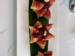 荷花酥-五号茶居·新派粤菜·岭南五号酒店(沿江中路店)