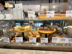 面包甜点陈列柜-Moka Bros 摩卡站(嘉华店)