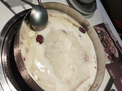 -洪氏嗨捞·广东猪肚鸡·椰子鸡火锅(西咸万象城店)