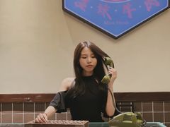 -何妹湿辣牛肉·粤式烧烤砂煲(桂雅路店)