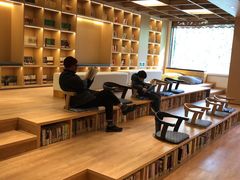 -漕河泾街道图书馆(漕河泾社区文化活动中心店)