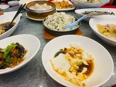 -侬佳蒸菜馆(听潮店)