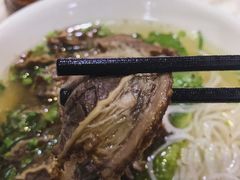 牛腩粿条汤-抖牛白塔牛肉粿条汤(水围店)