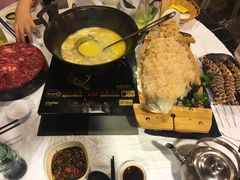 -鲜入围煮花胶鸡海鲜火锅