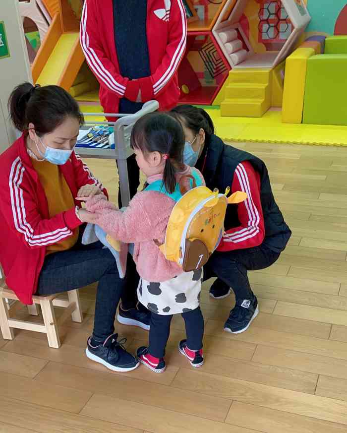 露西宝贝双语托育园-"宝贝在露西宝贝上课三月有余.从开始的不愿.