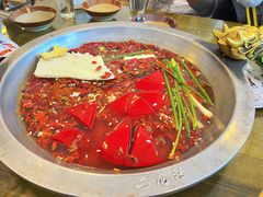 -黄潇洒老火锅(九眼桥宏济巷店)