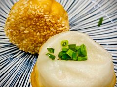 鲜肉虾仁生煎-龍堂蟹黄小笼包(万家丽店)