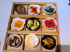 九宫格玲珑前菜-新仙清汤牛腩(铜锣湾店)