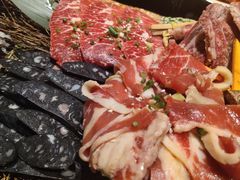 -山川小町·极番烧肉(新地假日广场店)