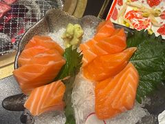-山川小町·极番烧肉(新地假日广场店)