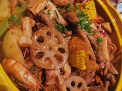 -多嘴肉蟹煲(万达店)