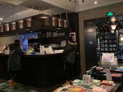 -钟书阁(松江泰晤士小镇店)