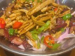 -莲餐厅·湖北菜·潜江小龙虾店(愚园路店)