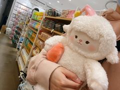 -名创优品(北京新中关购物中心地铁层店)