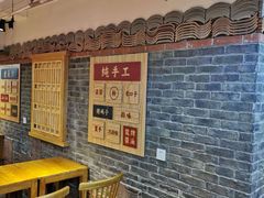 等位区-呷佬·长沙手工米粉(金沙江路店)