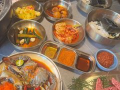 -草家酱蟹炭火烤肉店(珲春南路一店)