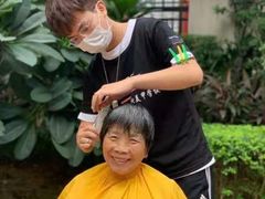 -首脑美容美发化妆美甲培训学校(龙岗校区)