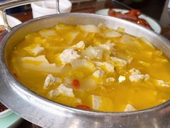 -东口码头·烧鸽子·鱼头泡饼·地方菜(金鹰悦城店)