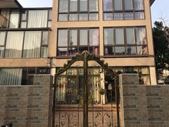-田园东方蜜桃村的田野营地