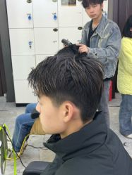 -藤野造型烫发染发