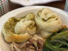 -白阿婆过油肉拌面·大盘鸡