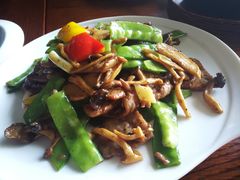 野菌炒雪花牛肉片-江滨壹号艺文空间复合餐厅(闽江大道店)