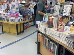-新华书店(虹悦城店)