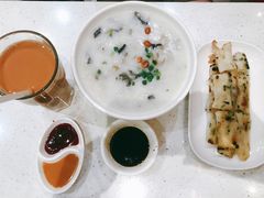 -香港新发烧腊茶餐厅(水围店)