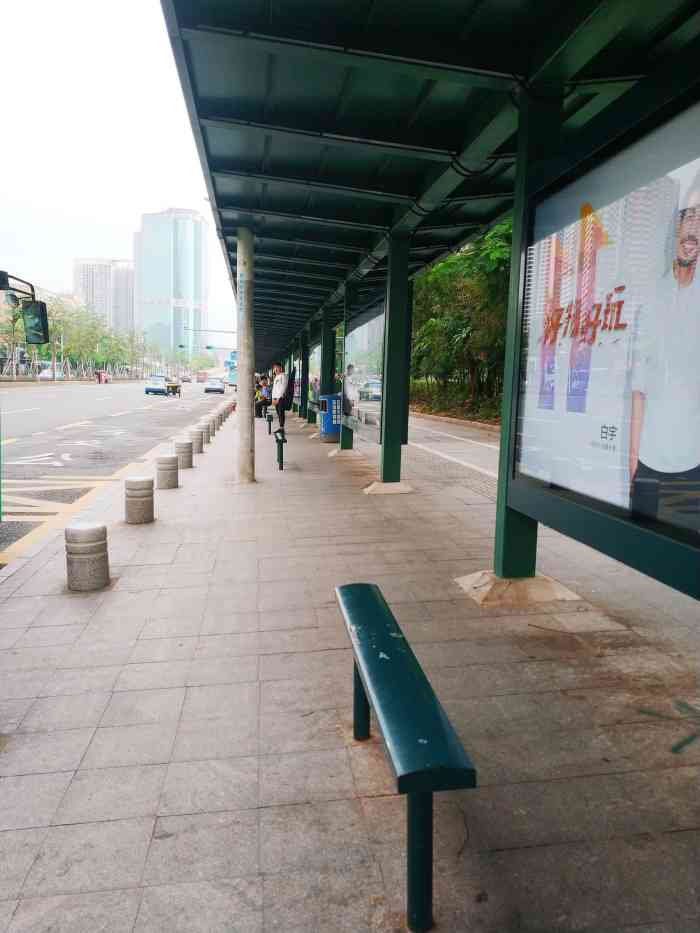 黄贝岭地铁站(公交站)-"这个公交站可能真的前后加起来有50米,好.