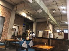大堂-苹果树下艺术餐厅(宋庄店)