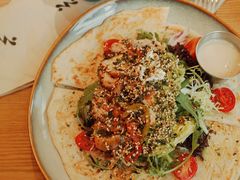 照烧鸡肉配牛油果拉法沙拉-HELLO 27 意面·沙拉·帕尼尼