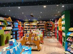 -钟书阁(珍园店)