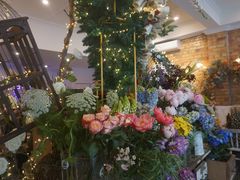 -FLOVIE FLORIST CAFE