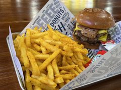 -TRIPS BURGER(大钟寺店)