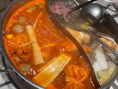 番茄牛尾鸳鸯锅-左庭右院鲜牛肉火锅(环球港店)