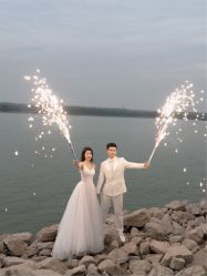 -雪中彩影婚纱摄影·微光艺术中心