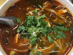 麻辣米线-东北熏肉大饼(大学南路店)