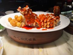 -吴越荣记苏州菜·松鼠桂鱼100%活鱼现做(月光码头店)