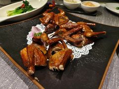 脆皮炸乳鸽-御花园·粤菜·海鲜火锅(中山公园店)