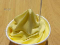 麦当劳甜品站金菠萝雪芭-麦当劳(捞品城店)