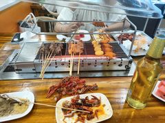 -哈尔滨小酒馆·鲜肉现穿自助烧烤(康新花园店)