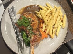 -Chom Cafe and Restaurant
