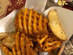 -HIGH FIVE哈福手工汉堡(桂林路店)