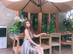 -Chom Cafe and Restaurant