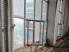 -领晟体育蓝天花园室内游泳馆