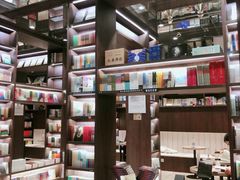 -钟书阁(群光广场店)