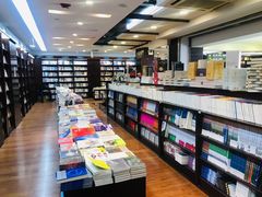 -新华书店(泉城路店)